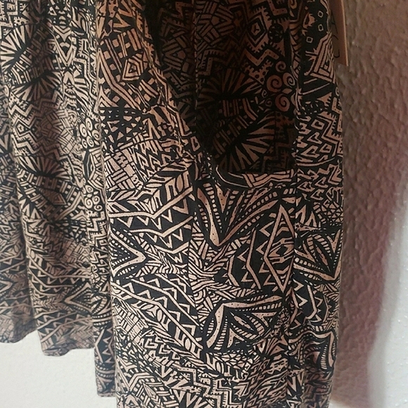 NWT Billabong Long Weekends Romper Tribal Black Cream Crochet Straps Pockets M - Picture 8 of 16